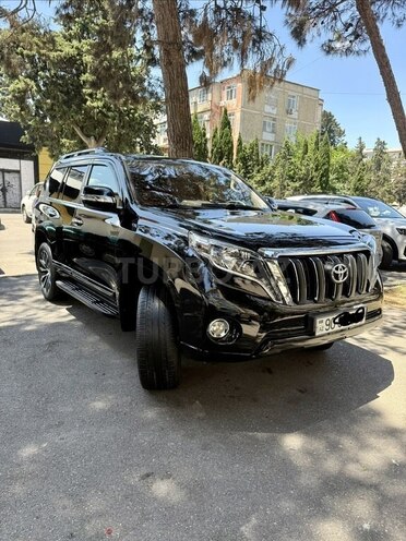 Toyota Land Cruiser Prado-4