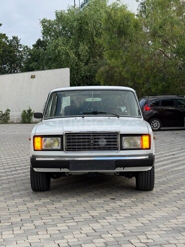 LADA (VAZ) 2107-2