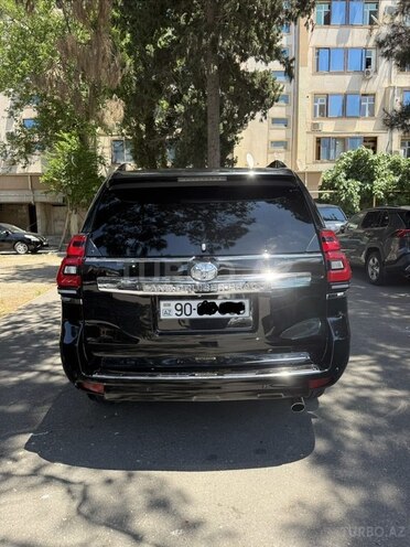 Toyota Land Cruiser Prado-5