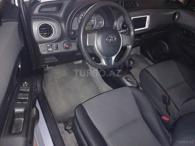Toyota Vitz-2