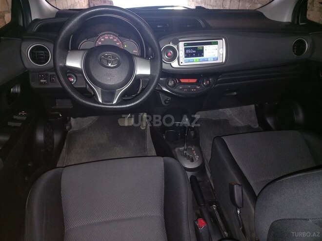 Toyota Vitz-3