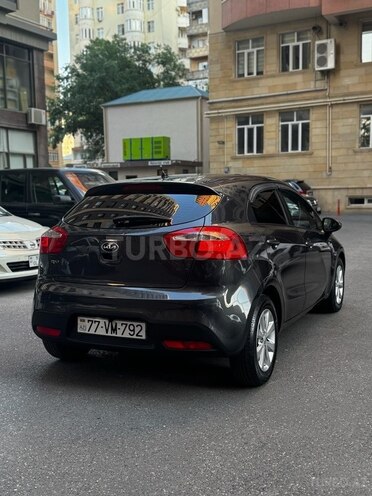 Kia Rio-5