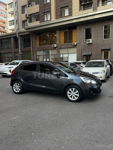 Kia Rio-4