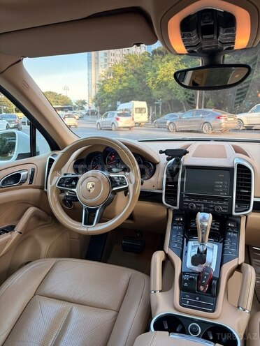 Porsche Cayenne-10
