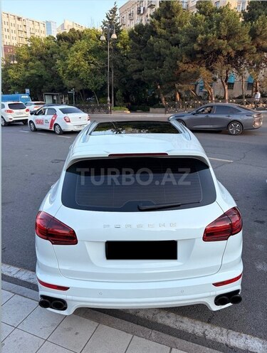 Porsche Cayenne-5