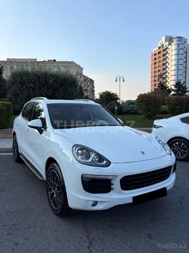 Porsche Cayenne-1