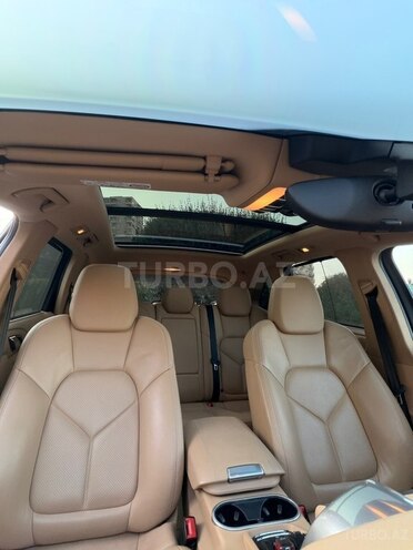 Porsche Cayenne-9