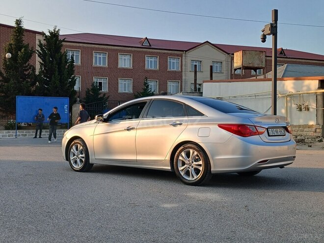 Hyundai Sonata-3