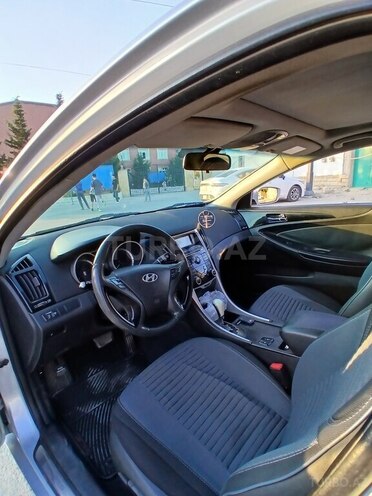 Hyundai Sonata-4