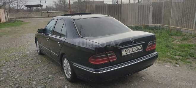 Mercedes E 220-2