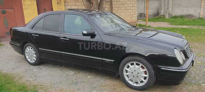 Mercedes E 220-3