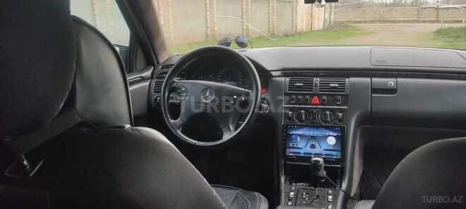Mercedes E 220-7
