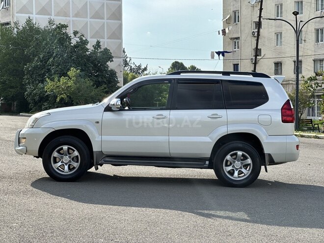 Toyota Land Cruiser Prado-9