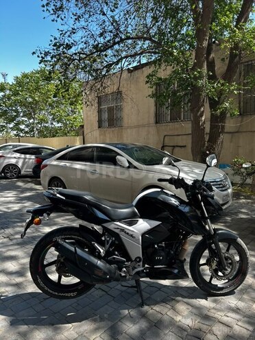 TVS Apache RTR 160 4V-3