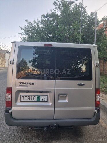 Ford Transit-3