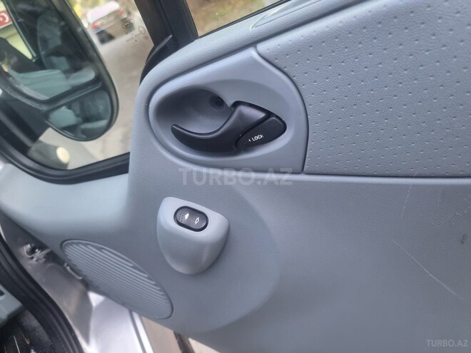 Ford Transit-7