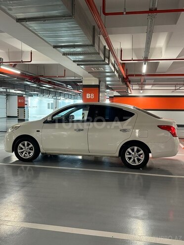 Nissan Sunny-5
