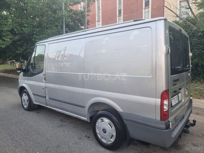 Ford Transit-8