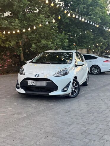Toyota Aqua-1