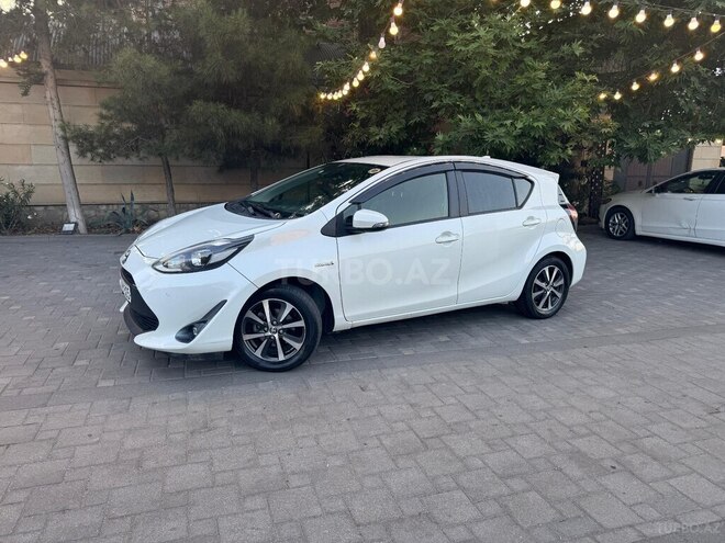 Toyota Aqua-2
