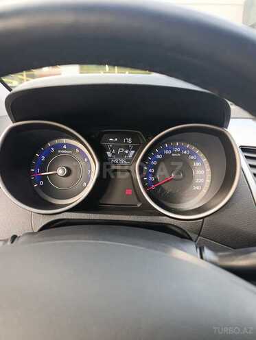 Hyundai Avante-3