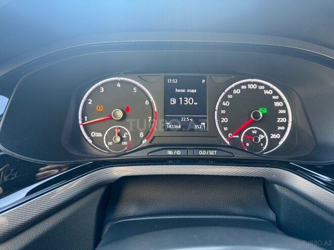 Volkswagen Polo-6