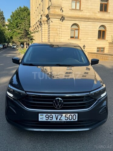 Volkswagen Polo-1