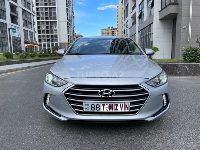 Hyundai Elantra-1