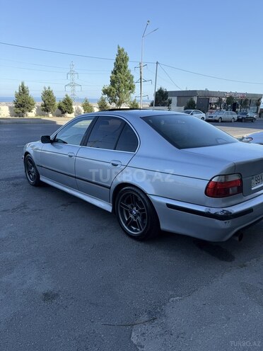 BMW 523-4