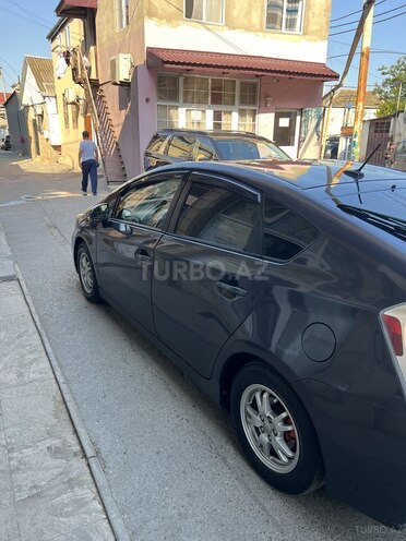 Toyota Prius-4