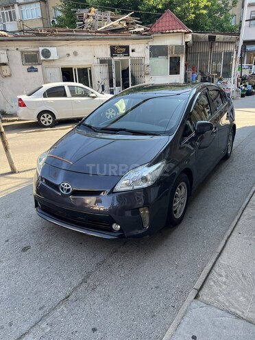 Toyota Prius-5