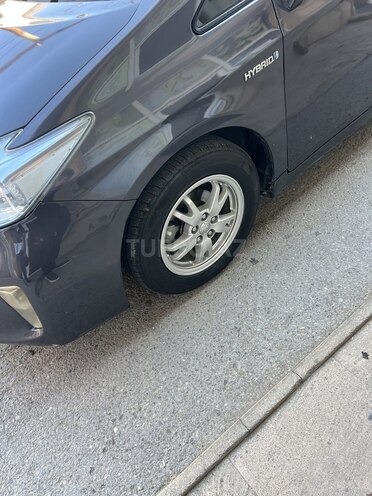 Toyota Prius-3