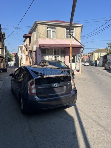 Toyota Prius-8
