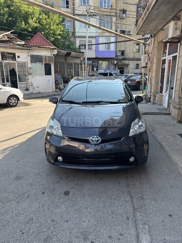 Toyota Prius-2