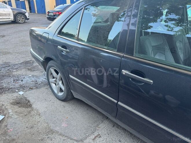 Mercedes E 220-6