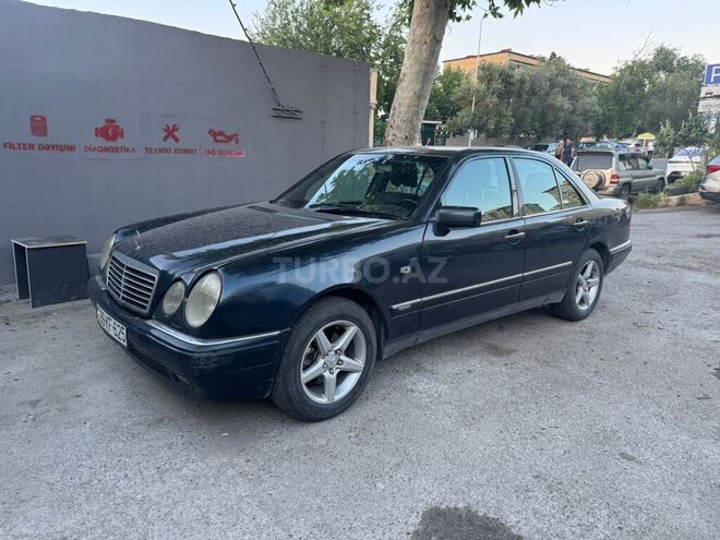 Mercedes E 220-3
