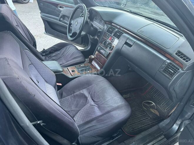 Mercedes E 220-8
