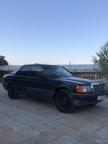 Mercedes 190-2