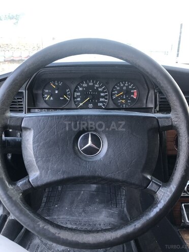 Mercedes 190-5