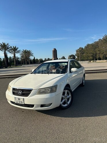 Hyundai Sonata-1