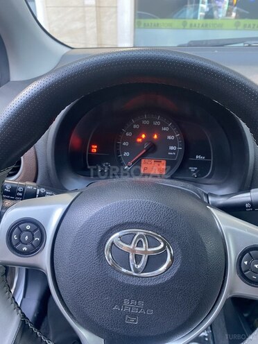 Toyota Vitz-6
