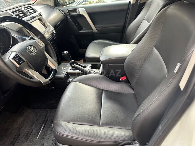 Toyota Land Cruiser Prado-8