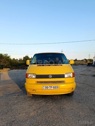 Volkswagen Transporter-1