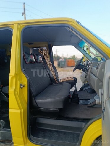 Volkswagen Transporter-8