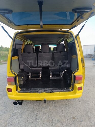 Volkswagen Transporter-10