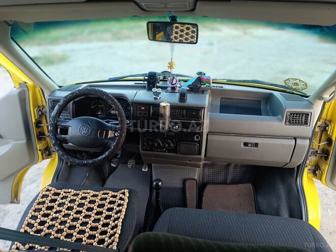 Volkswagen Transporter-11