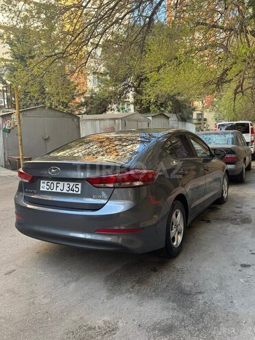 Hyundai Avante-3