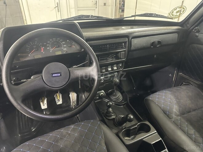 LADA (VAZ) Niva-9