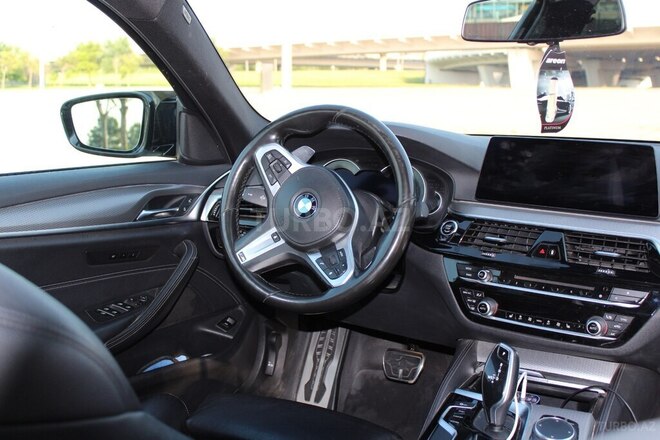 BMW 530-12