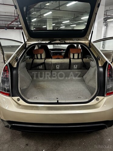 Toyota Prius-6